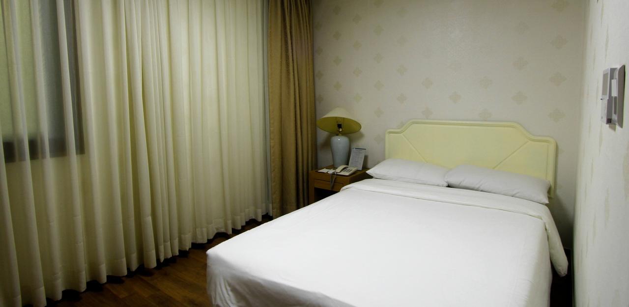 Gwangmyeong Diana Hotel Екстериор снимка